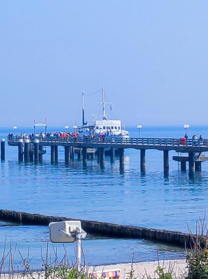 Ostseewind - In Der Strandstrasse-fuehrt Zur Seebruecke * Kuehlungsborn