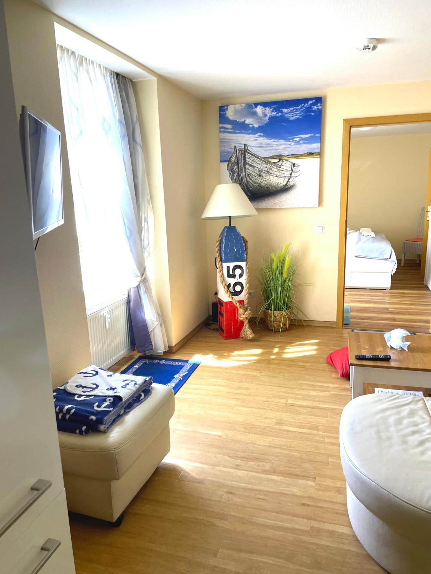 Ostseewind - In Der Strandstrasse-fuehrt Zur Seebruecke Apartment Kuehlungsborn